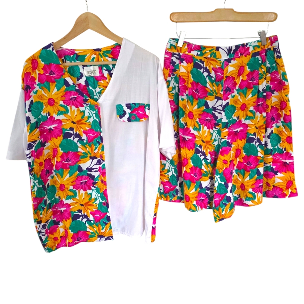 Vintage Jessica‎ 2-Piece Colourblock Floral Shorts & Short Sleeve Shirt Set